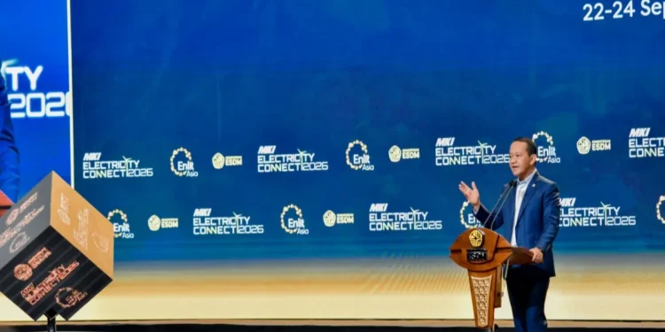 Menteri ESDM Bahlil Lahadalia saat membuka agenda Electricity Connect 2026 di Tangerang
