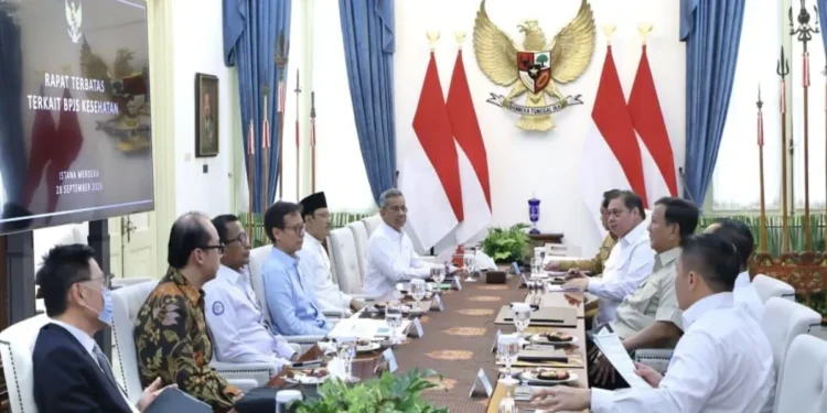 Presiden Prabowo Subianto memimpin rapat terbatas penguatan BPJS Kesehatan di Istana Merdeka bersama sejumlah menteri Kabinet Merah Putih.