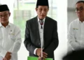 Presiden Prabowo Subianto memimpin rapat terbatas pembentukan Direktorat Jenderal Pesantren di Istana Merdeka