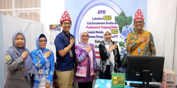 Tim Kemenkes dan BPJS Kesehatan meninjau fasilitas kesehatan di Muara Enim untuk uji coba reformasi JKN