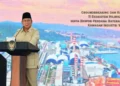 Presiden Prabowo Subianto menyampaikan sambutan pada acara ekspor perdana baterai kendaraan listrik di kawasan Indonesia Weda Bay Industrial Park, Halmahera Tengah, Maluku Utara