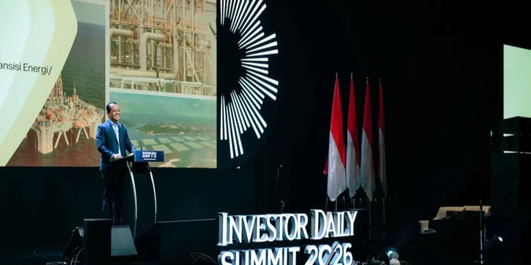 Menko Bahlil Lahadalia berpidato di Investor Daily Summit 2026 tentang peran Kemenko Hilirisasi dan Transisi Energi